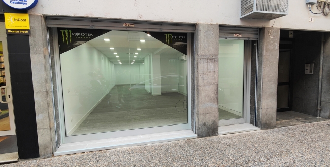 LOCAUX COMMERCIAUX RÉNOVÉS À VENDRE À ST. Jonquilles - GIRONA