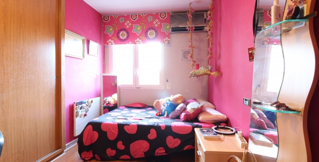 MAISON DE VILLE AVEC PIÈCES DE BONNES DIMENSIONS DANS LE VIEUX QUARTIER DU SEL