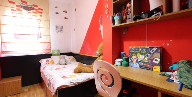 MAISON DE VILLE AVEC PIÈCES DE BONNES DIMENSIONS DANS LE VIEUX QUARTIER DU SEL