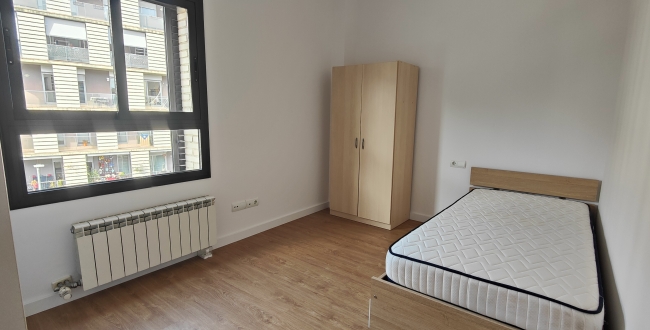 PISO DE 3 HABITACIONES Y 2 BAÑOS CON PARKING Y TRASTERO EN EL BARRIO DEL EIXAMPLE SUR DE GIRONA
