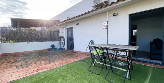 ÀTIC REFORMAT D'1 HABITACIÓ I TERRASSA A L'EIXAMPLE NORD DE GIRONA - LLOGUER DE TEMPORADA