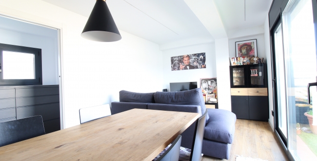 ÀTIC REFORMAT D'1 HABITACIÓ I TERRASSA A L'EIXAMPLE NORD DE GIRONA - LLOGUER DE TEMPORADA