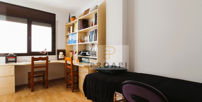 DUPLEX 3 CHAMBRES EIXAMPLE SUD GÉRONE