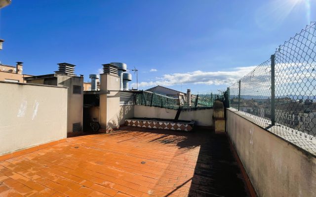 PENTHOUSE DUPLEX AVEC FANTASTIQUE TERRASSE SOLARIUM DE 70 M2 À SALT
