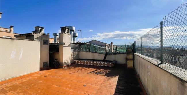 PENTHOUSE DUPLEX AVEC FANTASTIQUE TERRASSE SOLARIUM DE 70 M2 À SALT