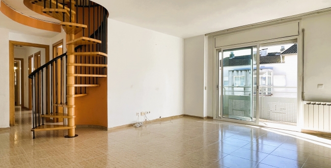 PENTHOUSE DUPLEX AVEC FANTASTIQUE TERRASSE SOLARIUM DE 70 M2 À SALT