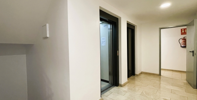 PISO SEMI NUEVO DE 2 HABITACIONES EXTERIORES CON PARKING INCLUIDO EN LA ZONA DE STA. EUGENIA - GIRONA