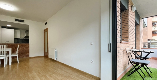 PISO SEMI NUEVO DE 2 HABITACIONES EXTERIORES CON PARKING INCLUIDO EN LA ZONA DE STA. EUGENIA - GIRONA