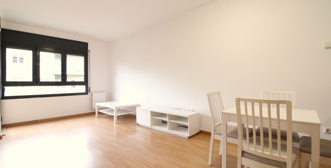 PISO SEMI NUEVO DE 2 HABITACIONES EXTERIORES CON PARKING INCLUIDO EN LA ZONA DE STA. EUGENIA - GIRONA