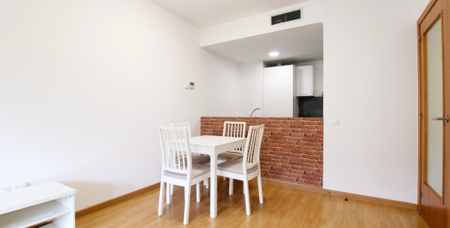 PISO SEMI NUEVO DE 2 HABITACIONES EXTERIORES CON PARKING INCLUIDO EN LA ZONA DE STA. EUGENIA - GIRONA