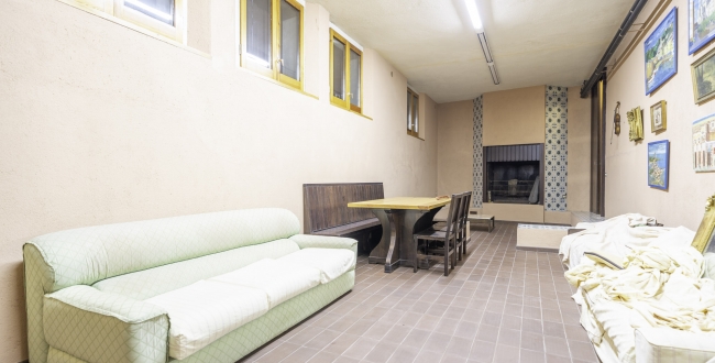 ŒUVRE DE MANUEL DE SOLÀ-MORALES À VENDRE : EXCLUSIVITÉ ET DESIGN À MONTSENY