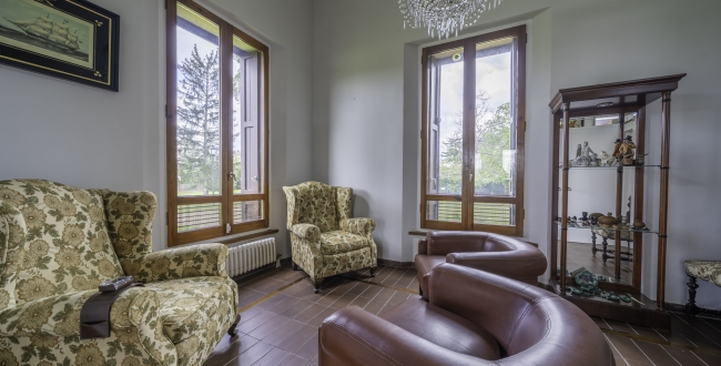 ŒUVRE DE MANUEL DE SOLÀ-MORALES À VENDRE : EXCLUSIVITÉ ET DESIGN À MONTSENY