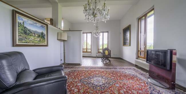 ŒUVRE DE MANUEL DE SOLÀ-MORALES À VENDRE : EXCLUSIVITÉ ET DESIGN À MONTSENY