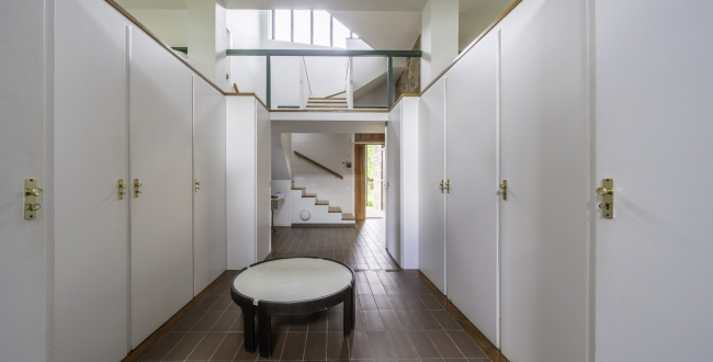 ŒUVRE DE MANUEL DE SOLÀ-MORALES À VENDRE : EXCLUSIVITÉ ET DESIGN À MONTSENY
