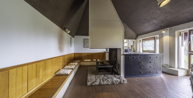 ŒUVRE DE MANUEL DE SOLÀ-MORALES À VENDRE : EXCLUSIVITÉ ET DESIGN À MONTSENY
