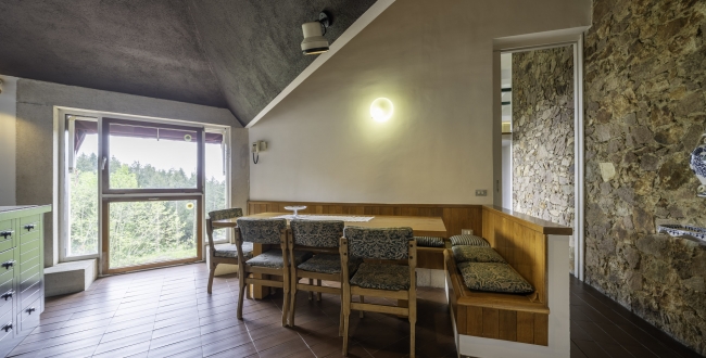ŒUVRE DE MANUEL DE SOLÀ-MORALES À VENDRE : EXCLUSIVITÉ ET DESIGN À MONTSENY