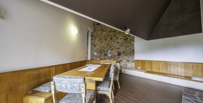 ŒUVRE DE MANUEL DE SOLÀ-MORALES À VENDRE : EXCLUSIVITÉ ET DESIGN À MONTSENY