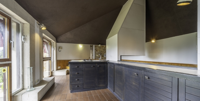 ŒUVRE DE MANUEL DE SOLÀ-MORALES À VENDRE : EXCLUSIVITÉ ET DESIGN À MONTSENY