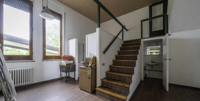 ŒUVRE DE MANUEL DE SOLÀ-MORALES À VENDRE : EXCLUSIVITÉ ET DESIGN À MONTSENY