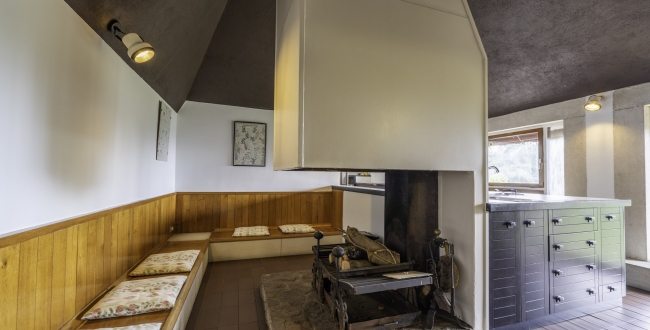 ŒUVRE DE MANUEL DE SOLÀ-MORALES À VENDRE : EXCLUSIVITÉ ET DESIGN À MONTSENY