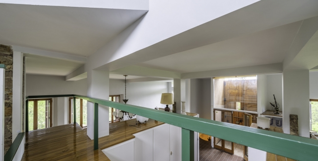 ŒUVRE DE MANUEL DE SOLÀ-MORALES À VENDRE : EXCLUSIVITÉ ET DESIGN À MONTSENY