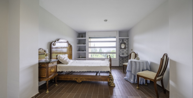 ŒUVRE DE MANUEL DE SOLÀ-MORALES À VENDRE : EXCLUSIVITÉ ET DESIGN À MONTSENY