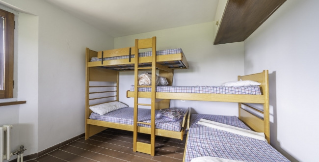 ŒUVRE DE MANUEL DE SOLÀ-MORALES À VENDRE : EXCLUSIVITÉ ET DESIGN À MONTSENY