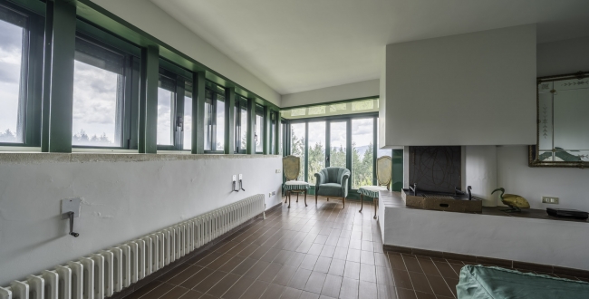 ŒUVRE DE MANUEL DE SOLÀ-MORALES À VENDRE : EXCLUSIVITÉ ET DESIGN À MONTSENY