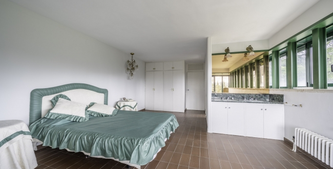 ŒUVRE DE MANUEL DE SOLÀ-MORALES À VENDRE : EXCLUSIVITÉ ET DESIGN À MONTSENY