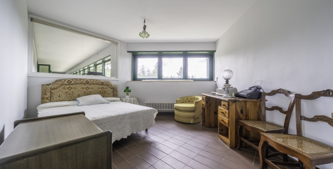 ŒUVRE DE MANUEL DE SOLÀ-MORALES À VENDRE : EXCLUSIVITÉ ET DESIGN À MONTSENY