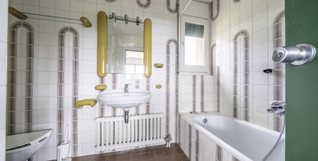 ŒUVRE DE MANUEL DE SOLÀ-MORALES À VENDRE : EXCLUSIVITÉ ET DESIGN À MONTSENY