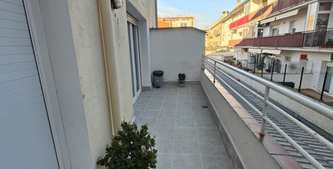 PISO DE 1 HABITACIÓN CON TERRAZA EN EL EIXAMPLE SUD DE GIRONA IDEAL INVERSORES