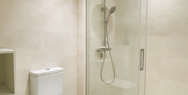 APPARTEMENT 3 CHAMBRES RÉNOVÉ AVEC VUES SPECTACULAIRES ET SITUATION PRIVILÉGIÉE À GÉRONEv