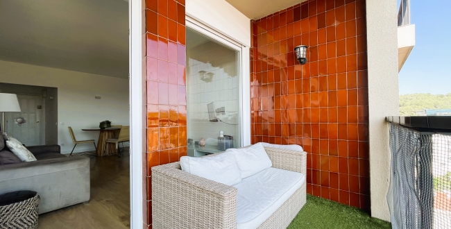 APPARTEMENT 3 CHAMBRES RÉNOVÉ AVEC VUES SPECTACULAIRES ET SITUATION PRIVILÉGIÉE À GÉRONEv