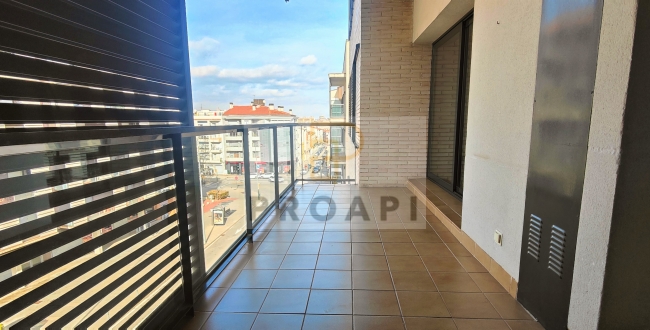 APPARTEMENT DE 3 CHAMBRES, 2 SALLES DE BAINS AVEC TERRASSE À VENDRE À EIXAMPLE SUD-MIGDIA, IDÉAL POUR INVESTISSEURS