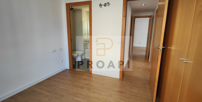 APPARTEMENT DE 3 CHAMBRES, 2 SALLES DE BAINS AVEC TERRASSE À VENDRE À EIXAMPLE SUD-MIGDIA, IDÉAL POUR INVESTISSEURS