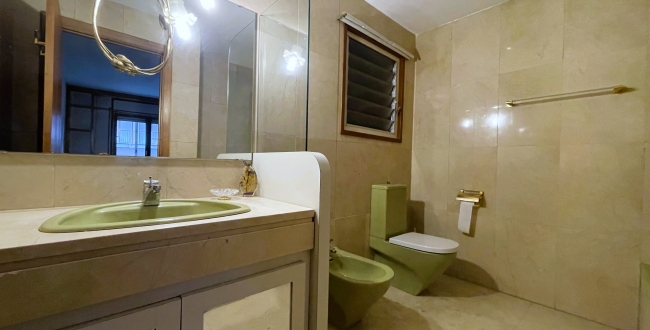 APPARTEMENT DE 114 M² UTILE AVEC 4 CHAMBRES DOUBLES EXTÉRIEURES ET 2 SALLES DE BAINS À LA DEVESA - GIRONA