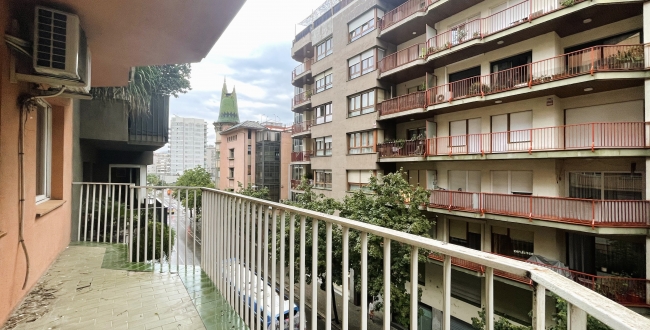 APPARTEMENT DE 114 M² UTILE AVEC 4 CHAMBRES DOUBLES EXTÉRIEURES ET 2 SALLES DE BAINS À LA DEVESA - GIRONA