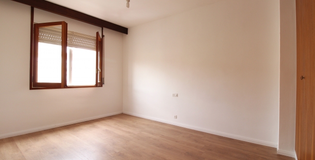 APPARTEMENT DE 114 M² UTILE AVEC 4 CHAMBRES DOUBLES EXTÉRIEURES ET 2 SALLES DE BAINS À LA DEVESA - GIRONA