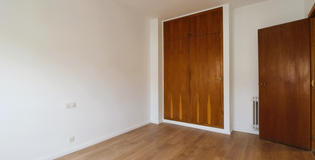 APPARTEMENT DE 114 M² UTILE AVEC 4 CHAMBRES DOUBLES EXTÉRIEURES ET 2 SALLES DE BAINS À LA DEVESA - GIRONA