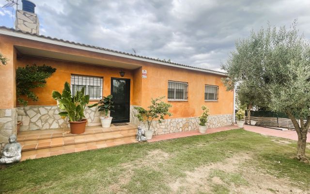 MAISON INDIVIDUELLE DE 3 CHAMBRES DANS L'URBANISATION LA GOBA - VIDRERES