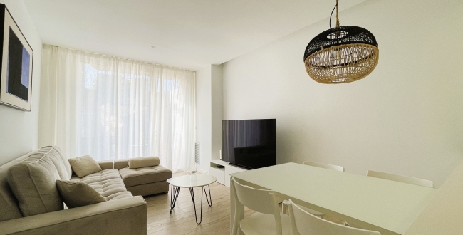 MAGNÍFIC PIS DE 3 HABITACIONS I 2 BANYS REFORMAT I MOBLAT AMB MATERIALS DE QUALITAT A L'EIXAMPLE NORD DE GIRONA