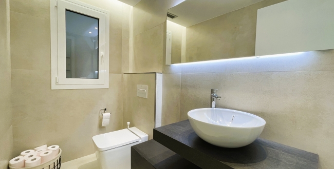 MAGNÍFIC PIS DE 3 HABITACIONS I 2 BANYS REFORMAT I MOBLAT AMB MATERIALS DE QUALITAT A L'EIXAMPLE NORD DE GIRONA