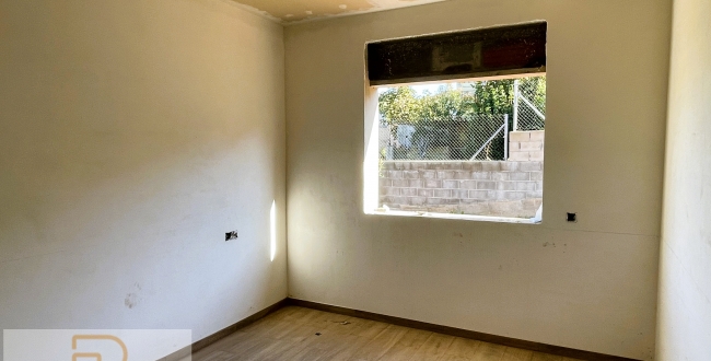 CASA D’OBRA NOVA A SILS AMB JARDÍ I PISCINA