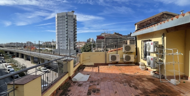 PIS REFORMAT DE 2 HABITACIONS AMB LLICÈNCIA TURÍSTICA A GIRONA