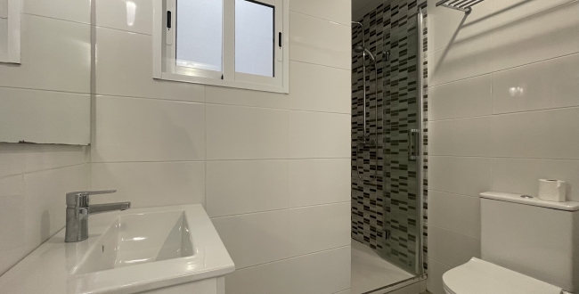 PIS REFORMAT DE 2 HABITACIONS AMB LLICÈNCIA TURÍSTICA A GIRONA