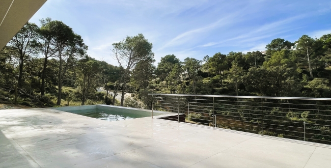 CASA UNIFAMILIAR DE DISSENY CONTEMPORANI I ELEGÀNCIA MEDITERRANEA A BEGUR