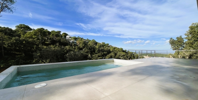 CASA UNIFAMILIAR DE DISSENY CONTEMPORANI I ELEGÀNCIA MEDITERRANEA A BEGUR