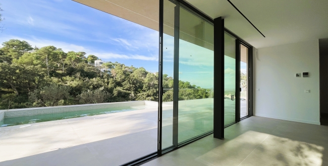 CASA UNIFAMILIAR DE DISSENY CONTEMPORANI I ELEGÀNCIA MEDITERRANEA A BEGUR