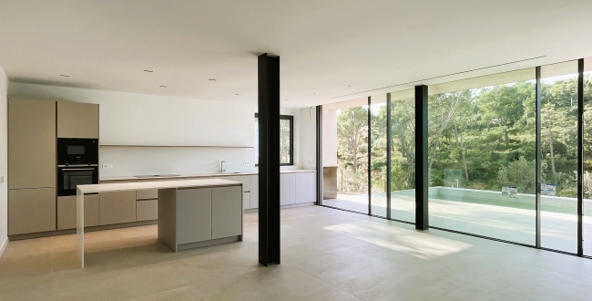 CASA UNIFAMILIAR DE DISSENY CONTEMPORANI I ELEGÀNCIA MEDITERRANEA A BEGUR